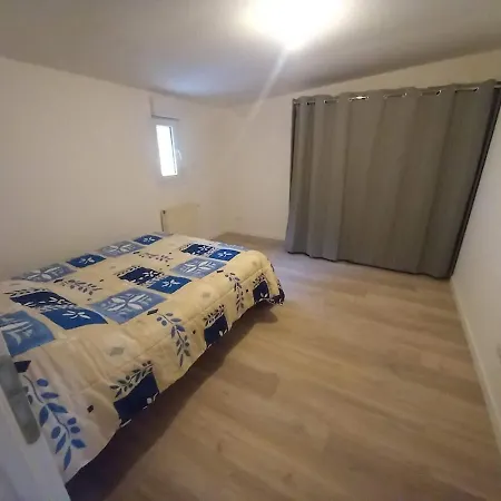 Beautiful 150 M Cottage, 4 Bedrooms, Sleeps 7 *