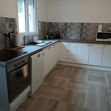 Tatil Evi Beautiful 150 M Cottage, 4 Bedrooms, Sleeps 7