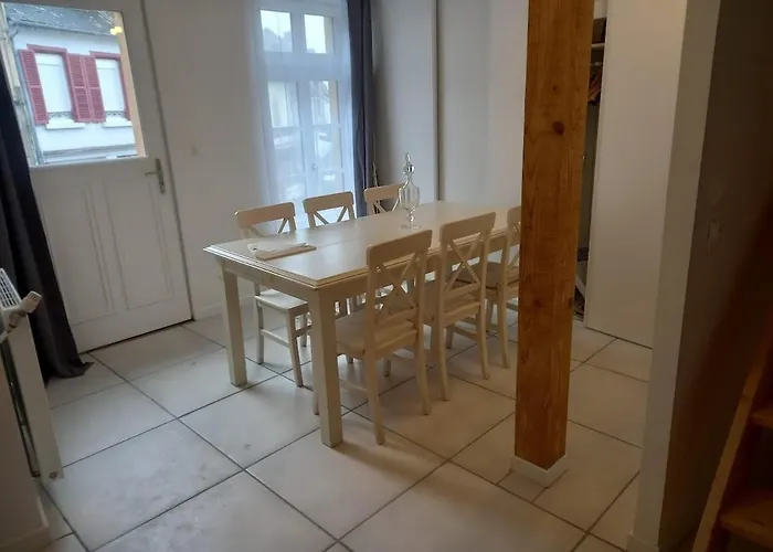 Beautiful 150 M Cottage, 4 Bedrooms, Sleeps 7 * Conty